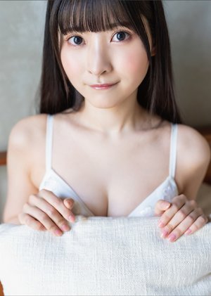男人把坤巴塞进女生的嘴里0 相关